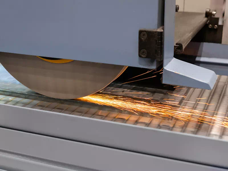 Lavorazione di rettifica dei metalli 